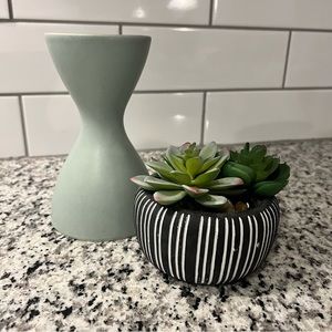 Hour Glass shaped Curvy Vase Light Blue Decor Made in Romania‎ Vintage Pottery